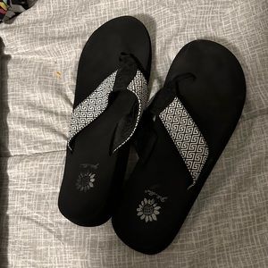 Yellow box black and white